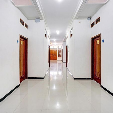 Avisha Guest House Syariah Malang Eksteriør billede