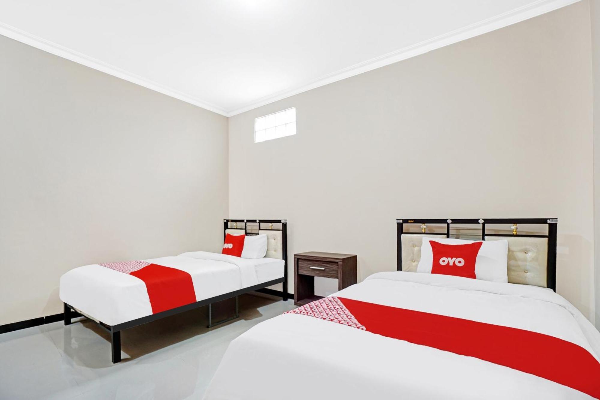 Avisha Guest House Syariah Malang Eksteriør billede