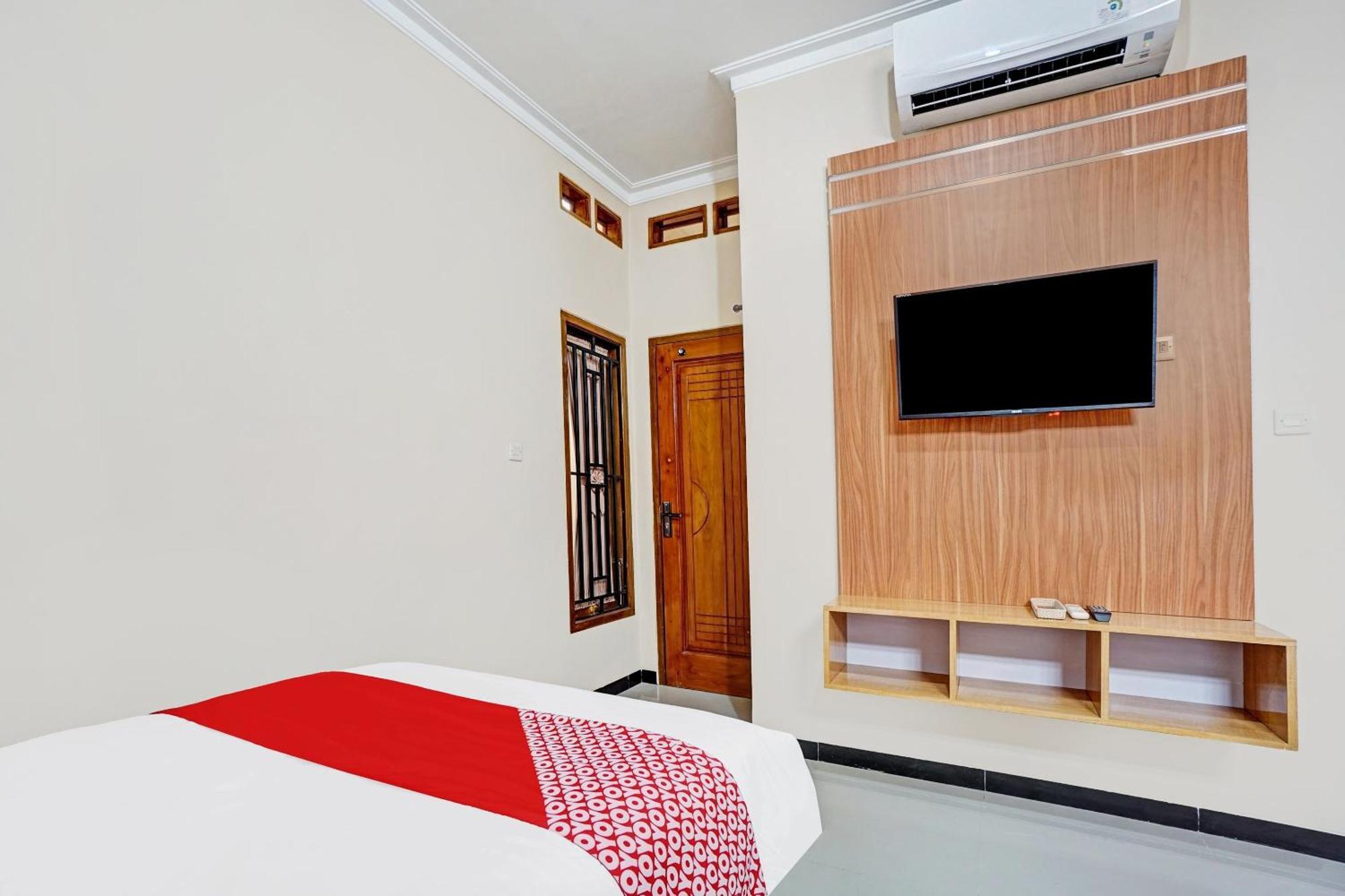 Avisha Guest House Syariah Malang Eksteriør billede