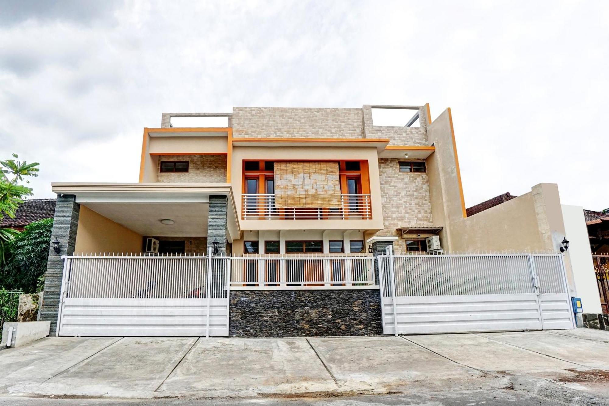 Avisha Guest House Syariah Malang Eksteriør billede