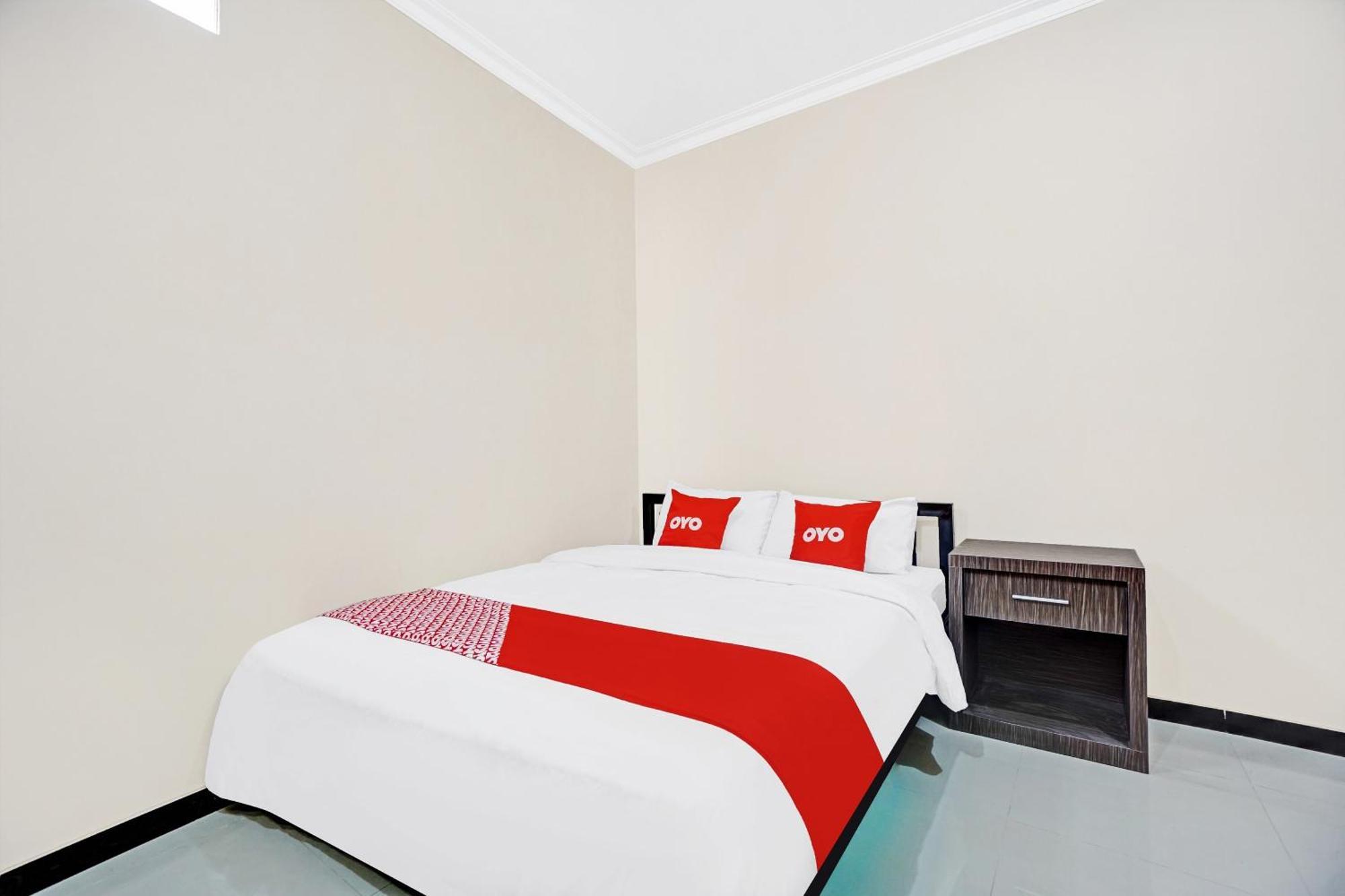 Avisha Guest House Syariah Malang Eksteriør billede
