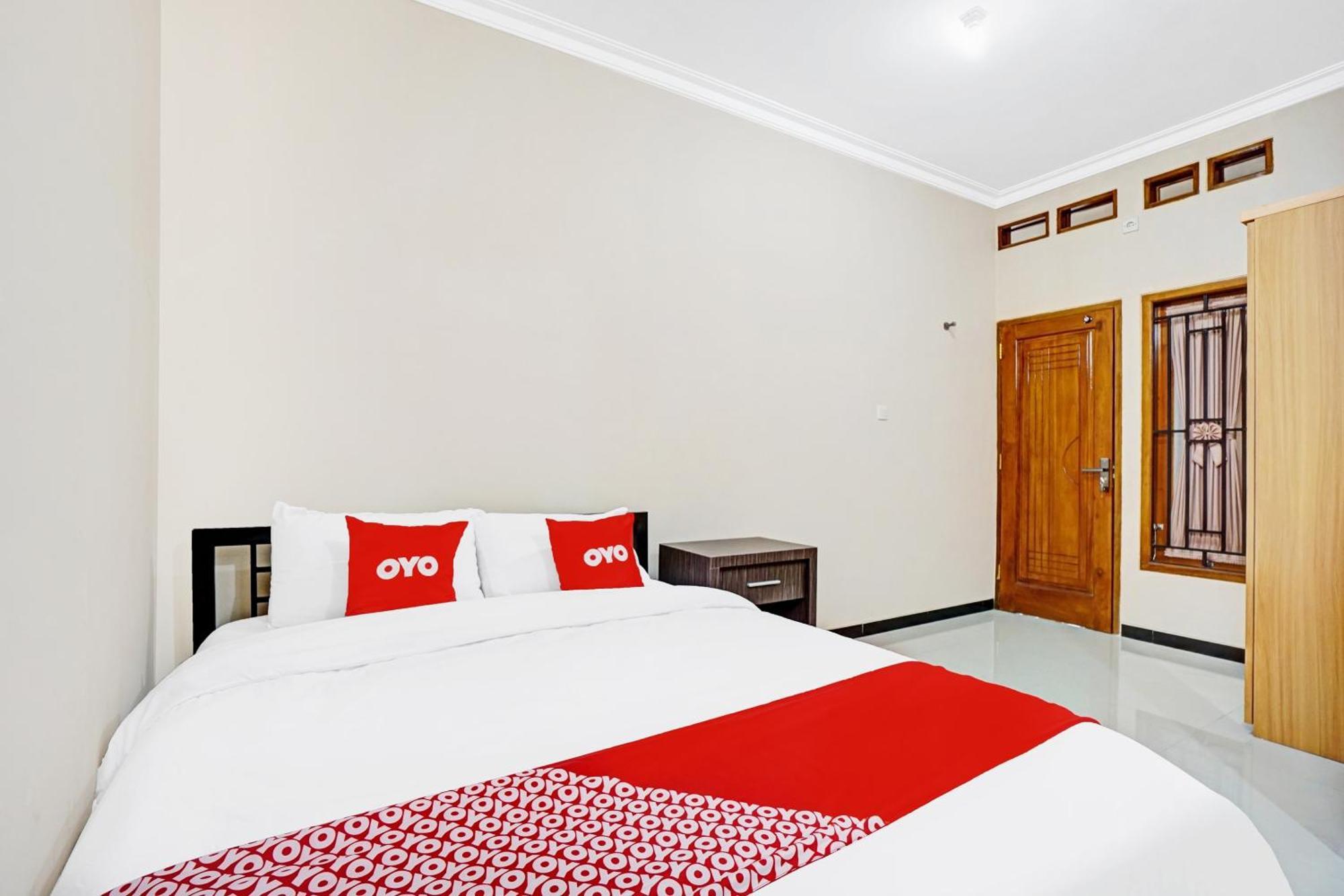 Avisha Guest House Syariah Malang Eksteriør billede