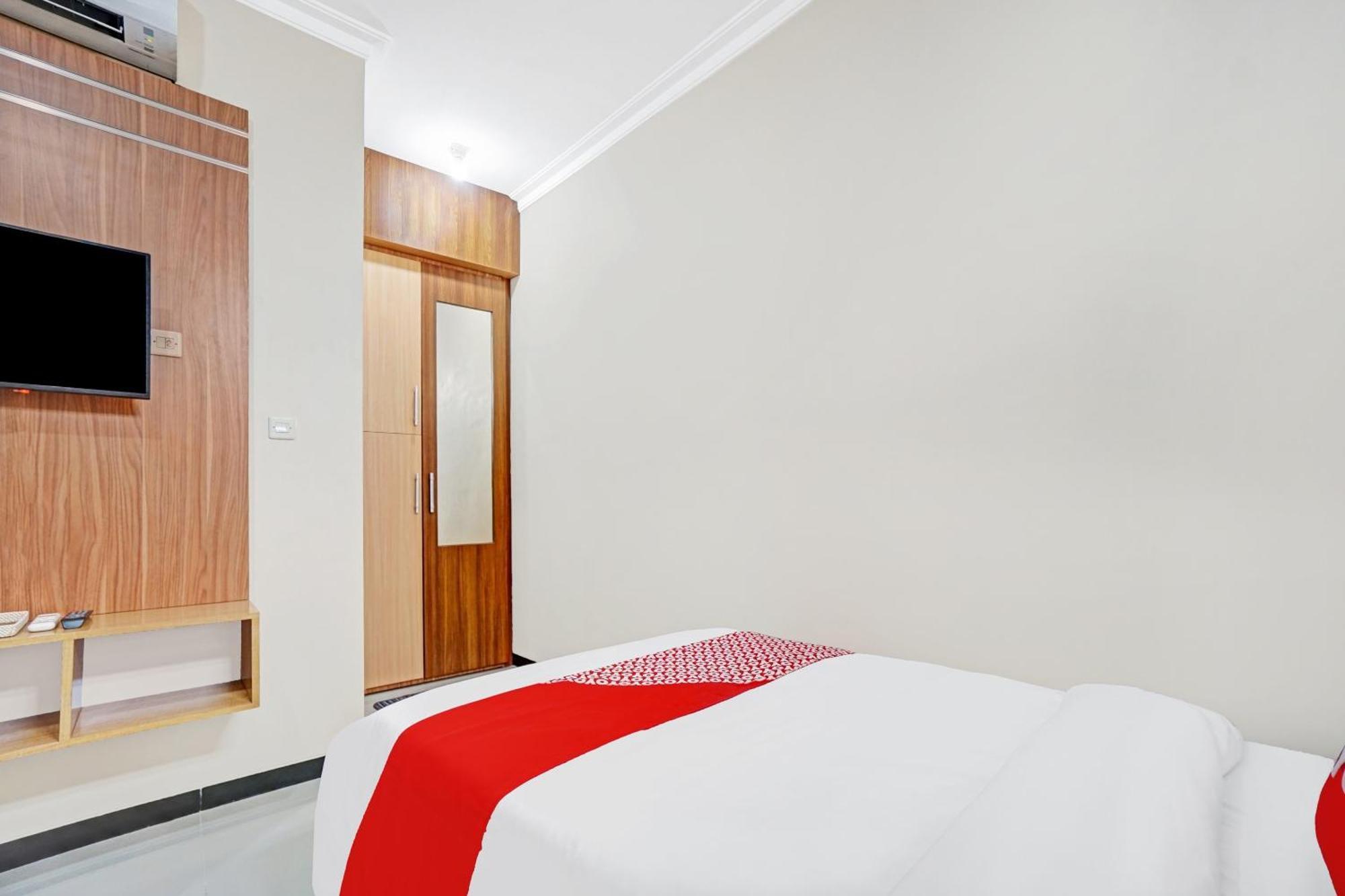 Avisha Guest House Syariah Malang Eksteriør billede